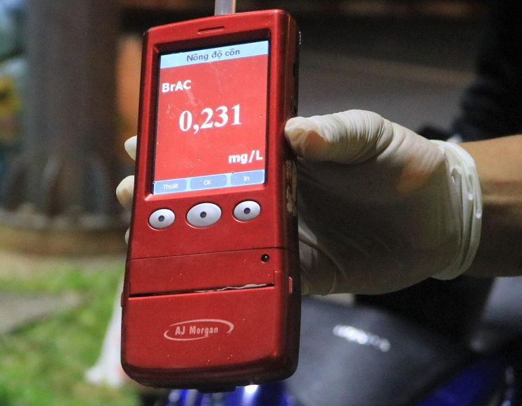 Máy hiển thị chi tiết kết quả chính xác hàng nghìn sau dấu phẩy