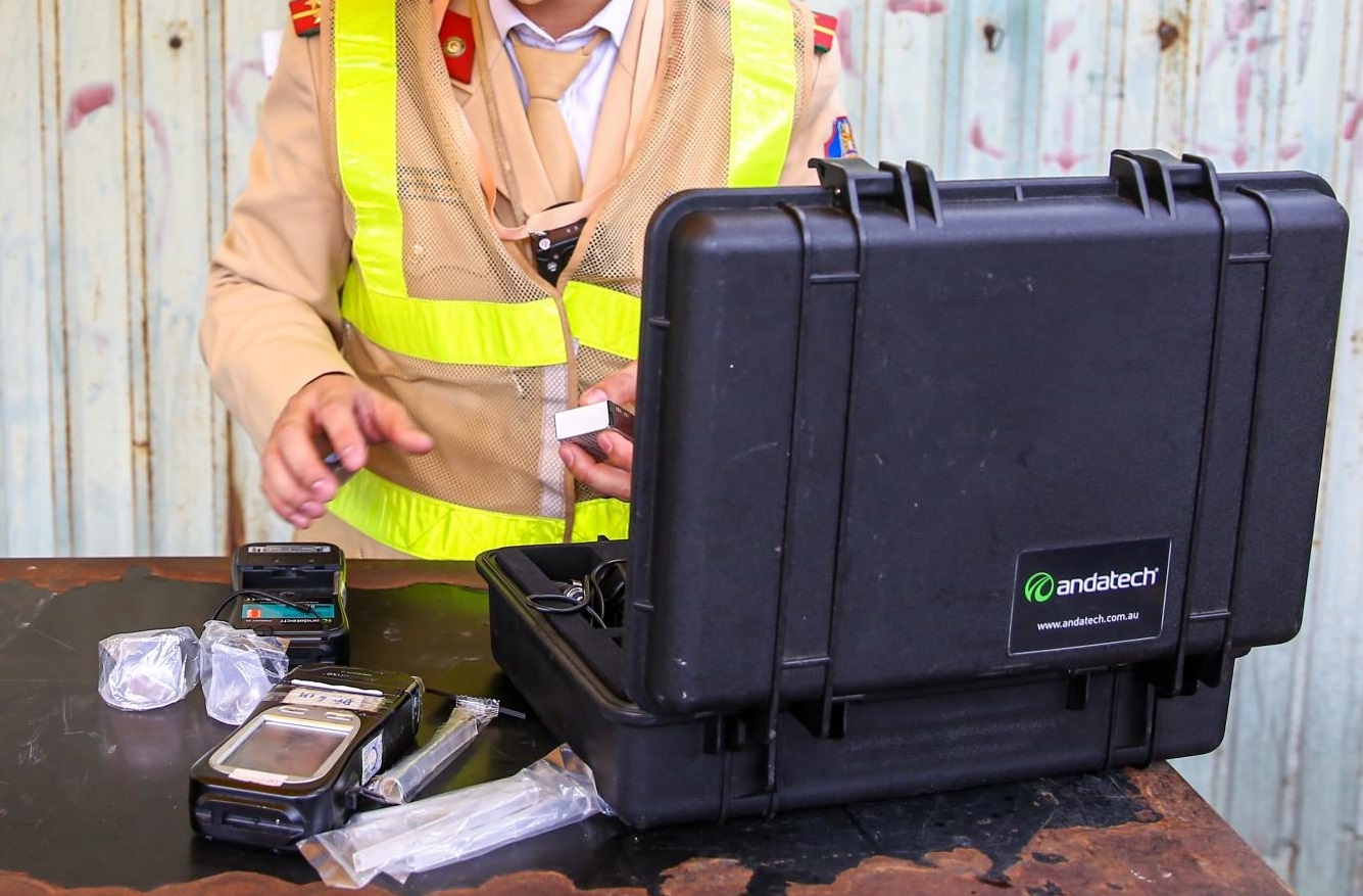 Máy đo nồng độ cồn Andatech đang được trang bị cho lực lượng CSGT